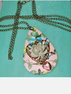 Victorian Floral Style Leather Pendant